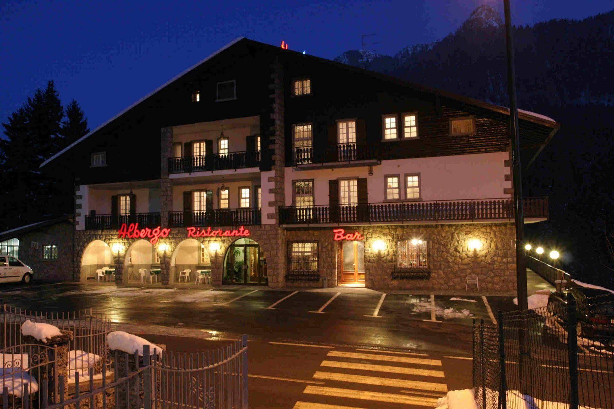 Hotel Des Alpes Castione della Presolana Exterior foto